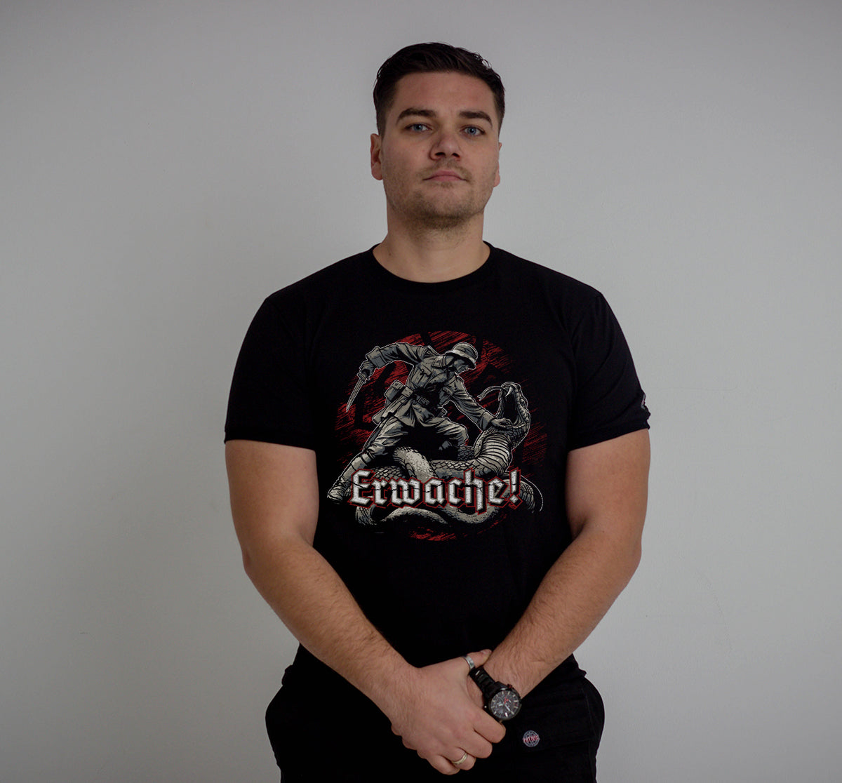 T-shirt “Erwache”